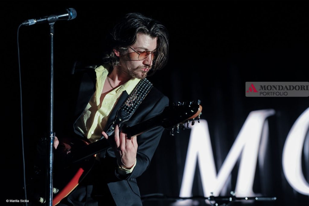 Il cantante degli Arctic Monkeys Alex Turner in concerto live per la rassegna Roma Summer Fest 2018 all' Auditorium Parco della Musica di Roma. Roma, 26 maggio 2018