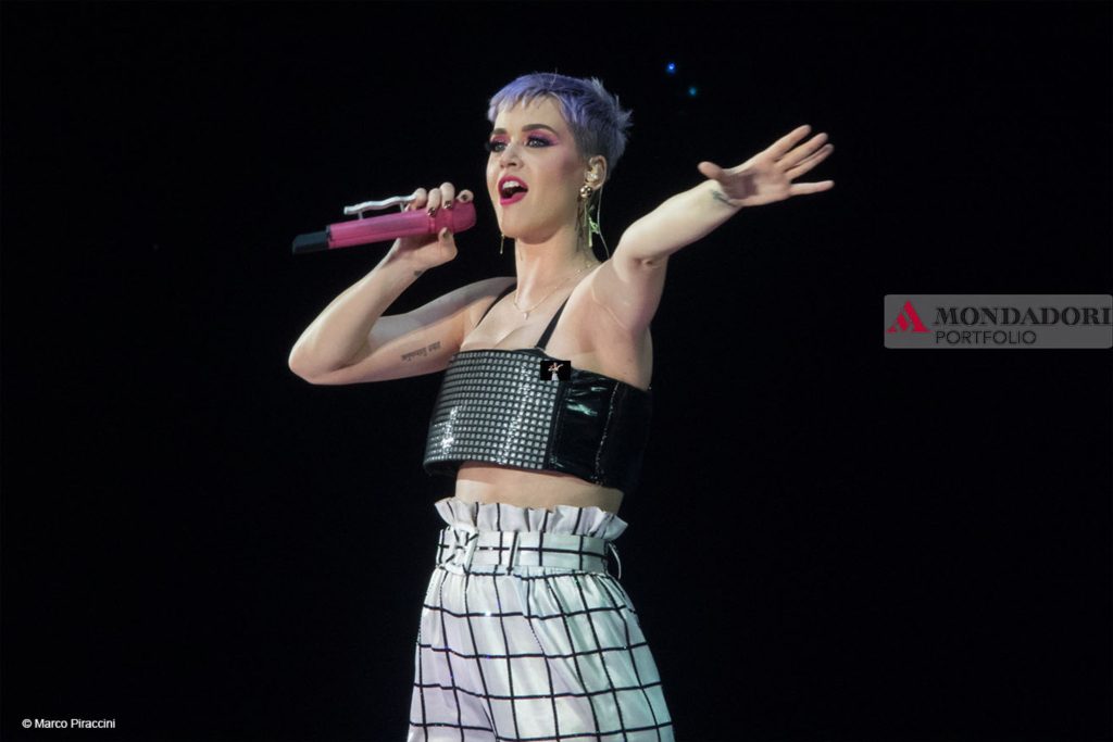 Katy Perry in concerto all'Unipol Arena con l'unica data italiana del suo tour mondiale Witness The Tour. Casalecchio di Reno, Bologna, 2 giugno 2018