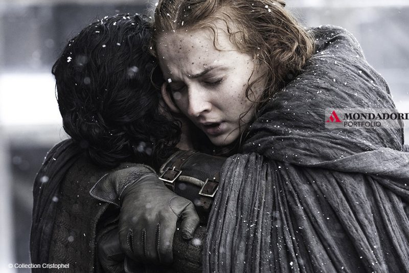 Oltre ai Lannister e ai Targaryen c'è un'altra famiglia che in quest'ultima stagione di Game of Thrones potrà aggiudicarsi il Trono di Spade: gli Stark. Sophie Turner interpreta la giovane Sansa Stark.