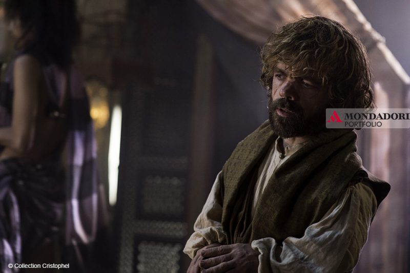 La nuova stagione di Game of Thrones - Tyrion (Peter Dinklage) è una dei personaggi più amati dagli spettatori della serie. Fa anche lui parte della famiglia Lannister, essendo fratello di Jaime e Cersei. 